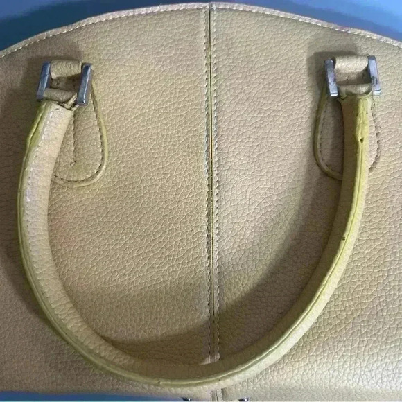 Vintage Tods leather cream shoulder bag small handbag white stitching detail - Picture 15 of 16